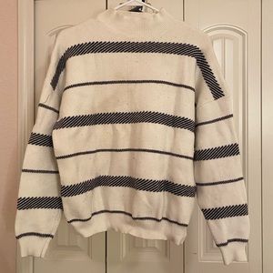 Forever 21 Contemporary Sweater Size S